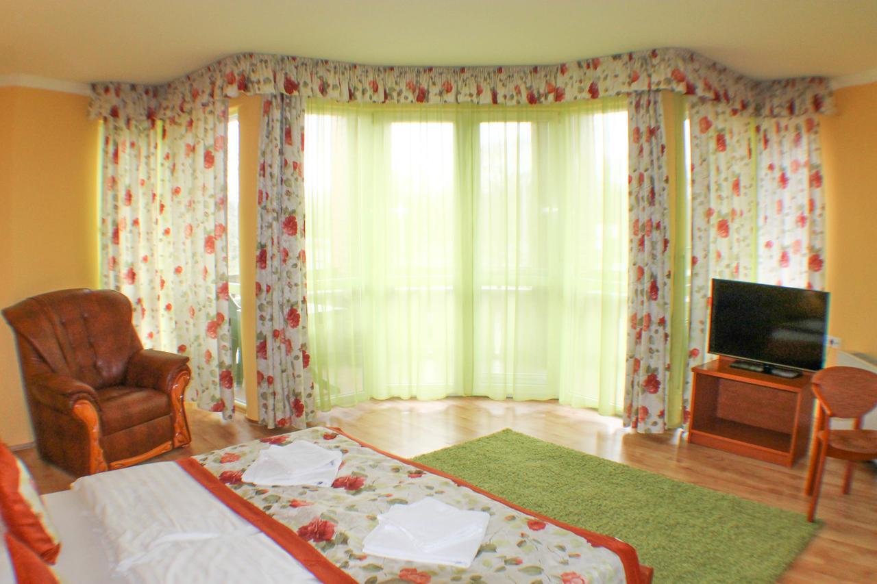 Hotel Jarja Hajduszoboszlo Luaran gambar