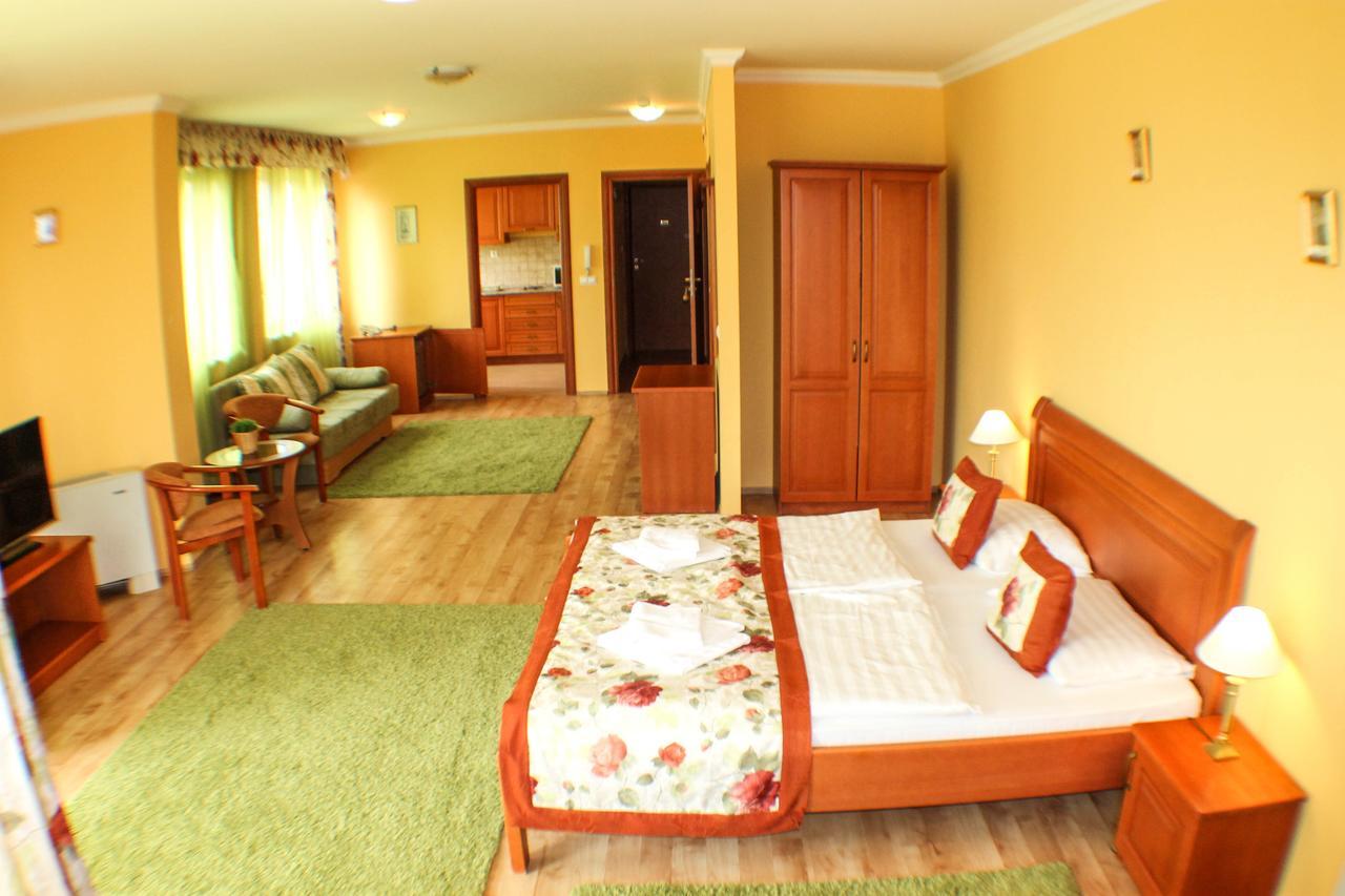 Hotel Jarja Hajduszoboszlo Luaran gambar