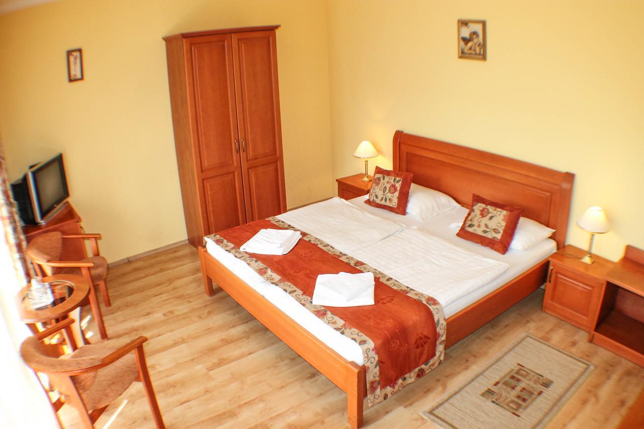 Hotel Jarja Hajduszoboszlo Luaran gambar