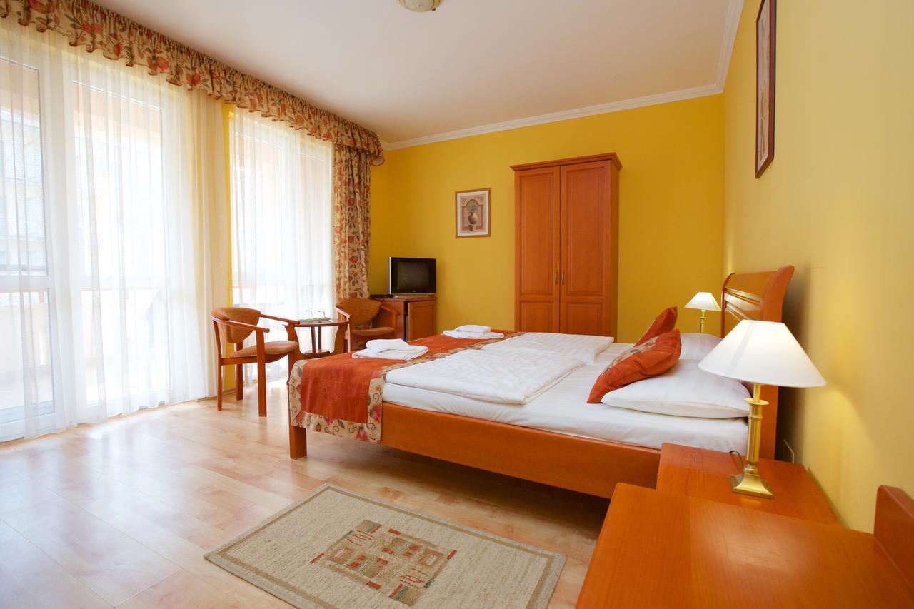 Hotel Jarja Hajduszoboszlo Luaran gambar