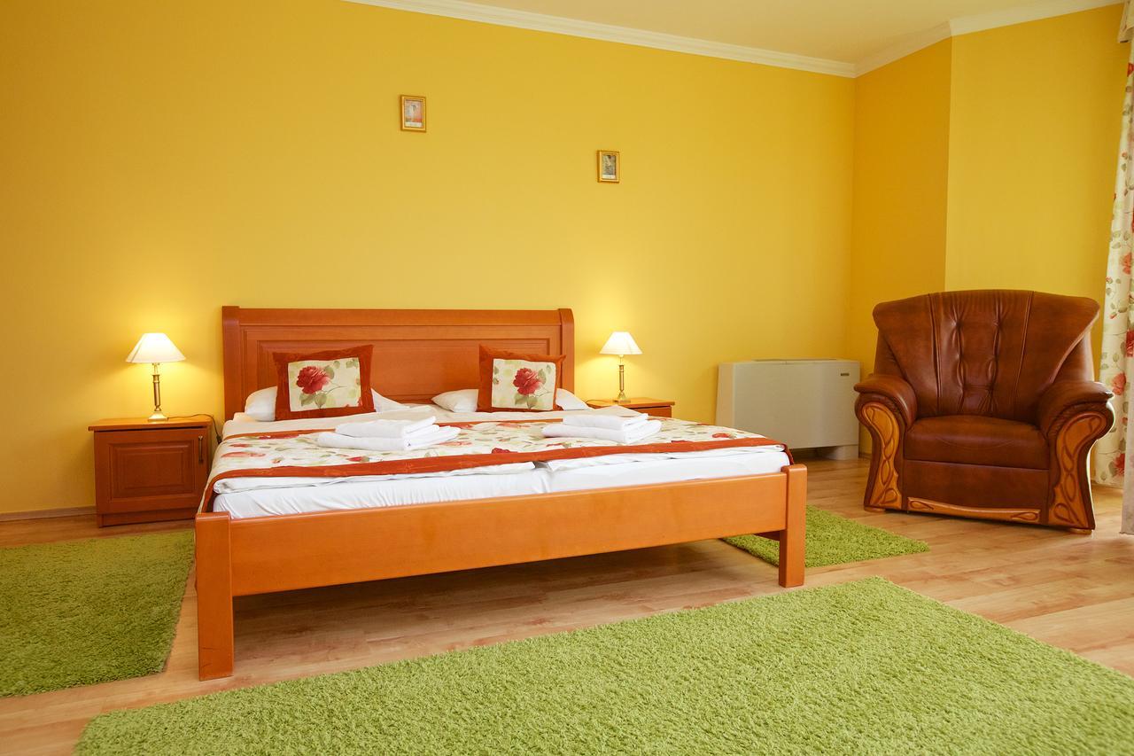Hotel Jarja Hajduszoboszlo Luaran gambar