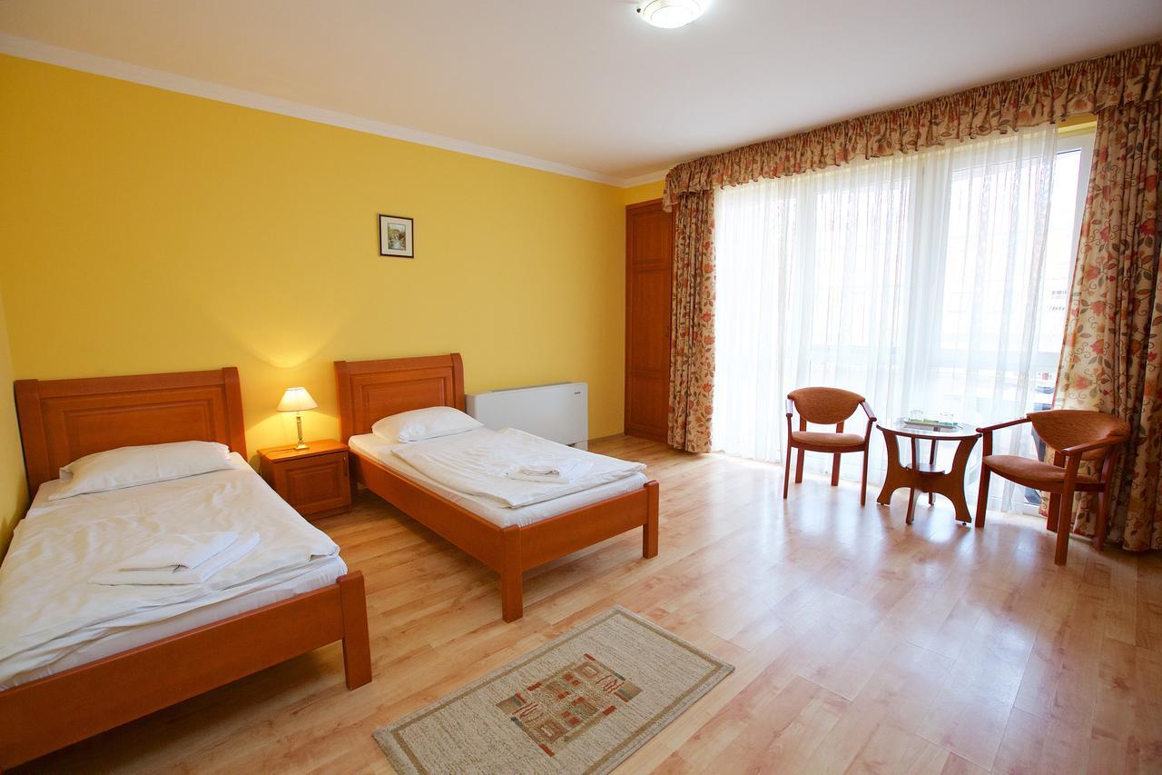 Hotel Jarja Hajduszoboszlo Luaran gambar