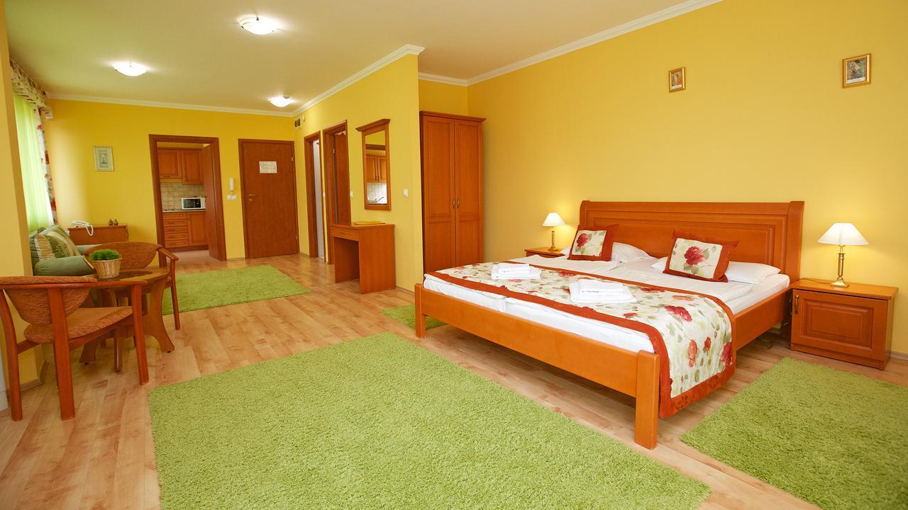 Hotel Jarja Hajduszoboszlo Luaran gambar