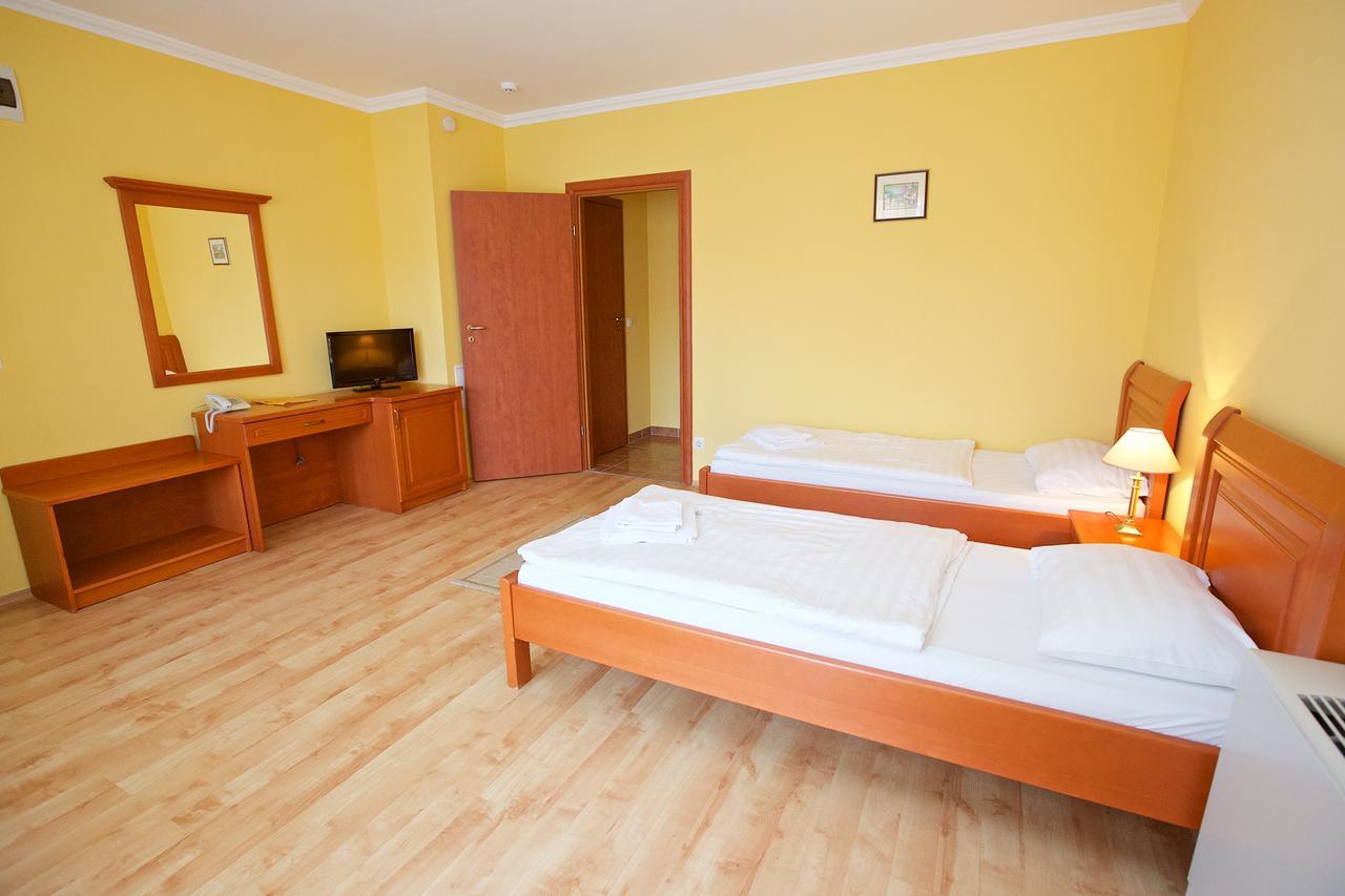 Hotel Jarja Hajduszoboszlo Luaran gambar